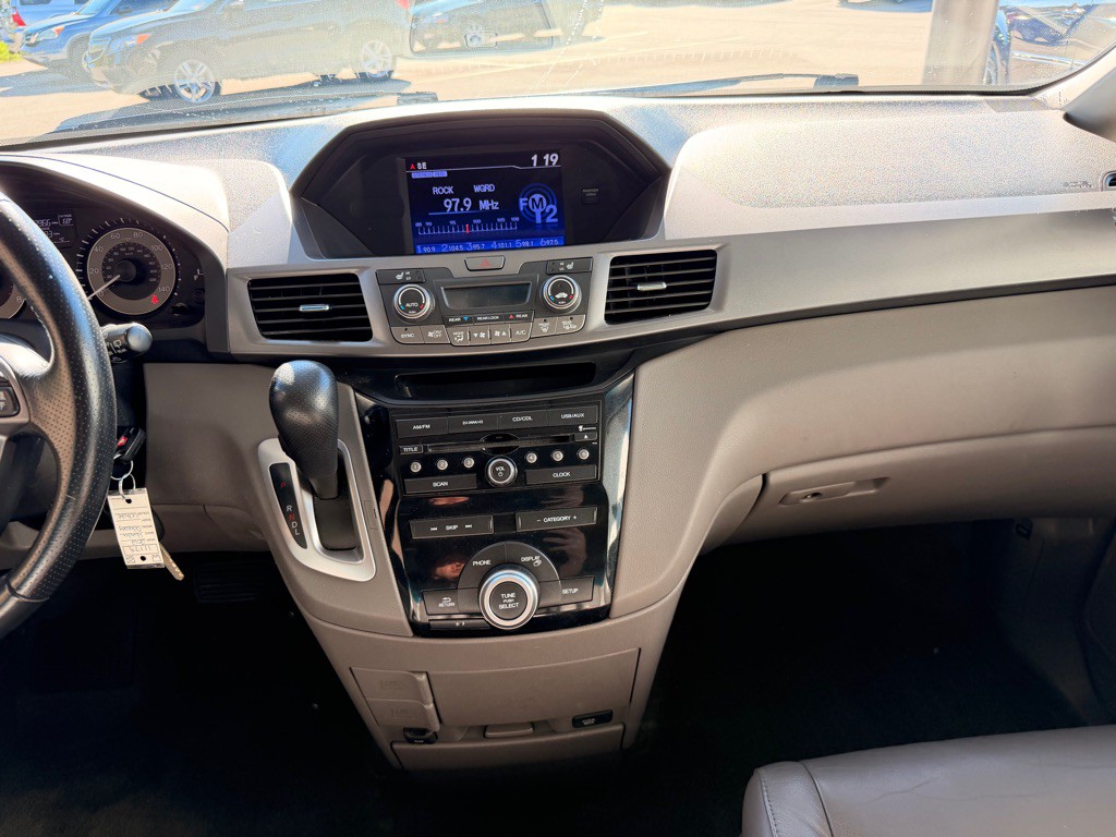 2012 Honda Odyssey Image 25