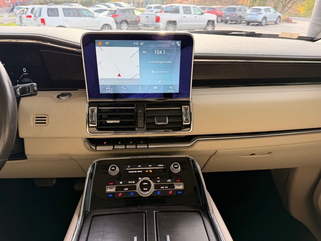 2018 Lincoln Navigator Image 25