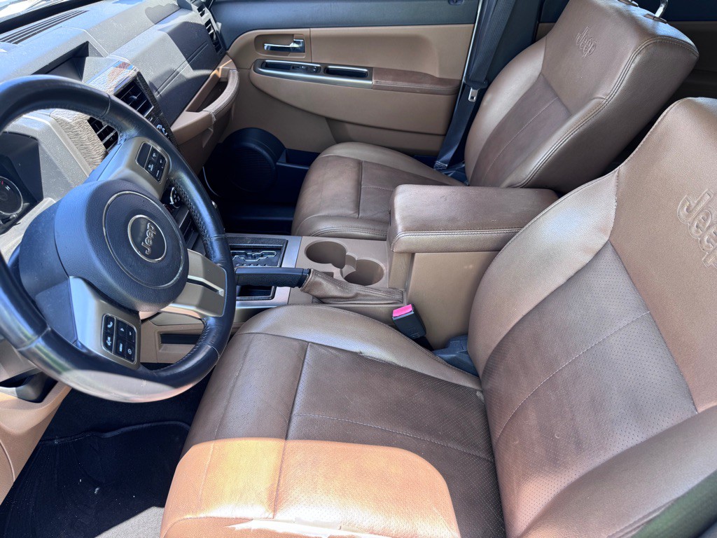 2012 Jeep Liberty Image 9