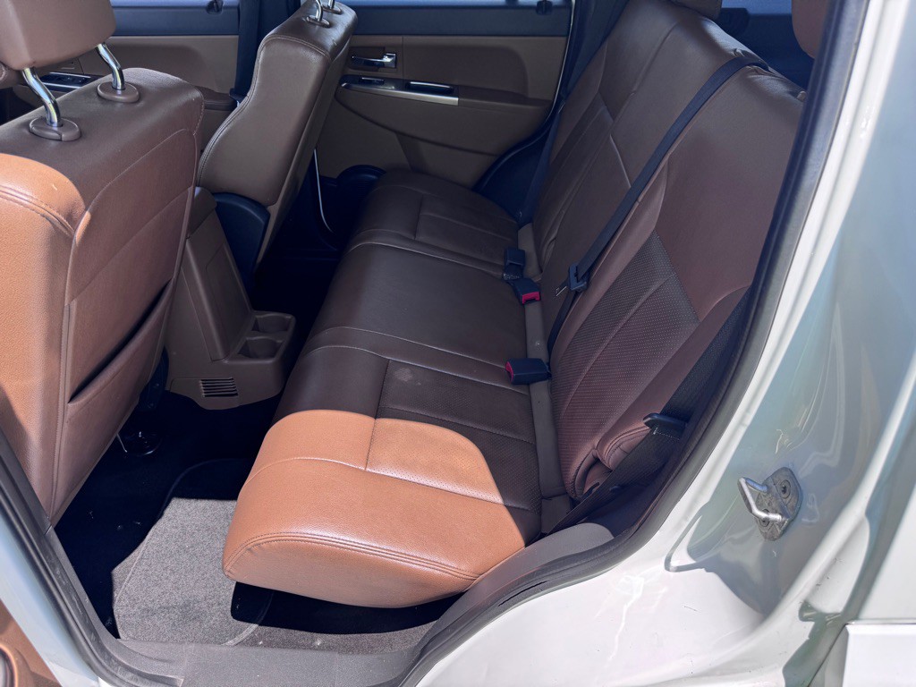 2012 Jeep Liberty Image 12