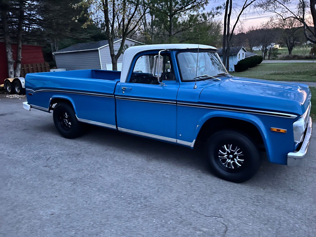 1970 Dodge Sweptline D100 Image 11