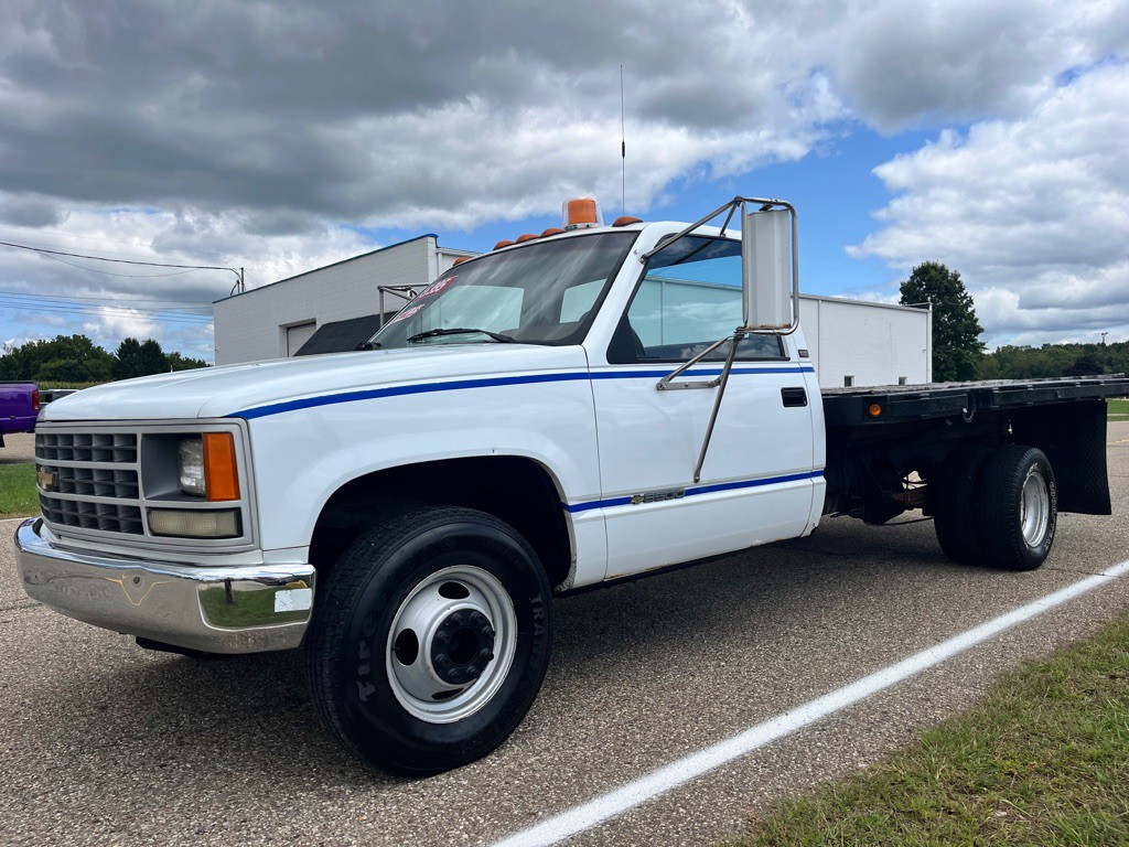 1990 Chevrolet C/K 3500 Image 3