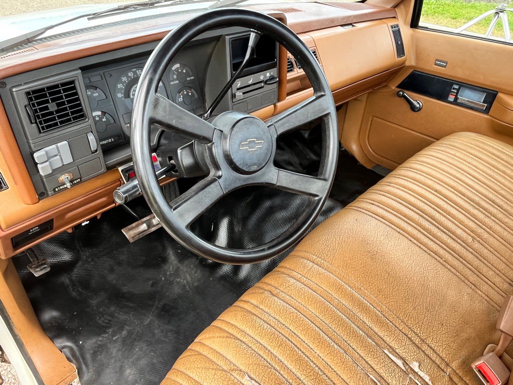 1990 Chevrolet C/K 3500 Image 11