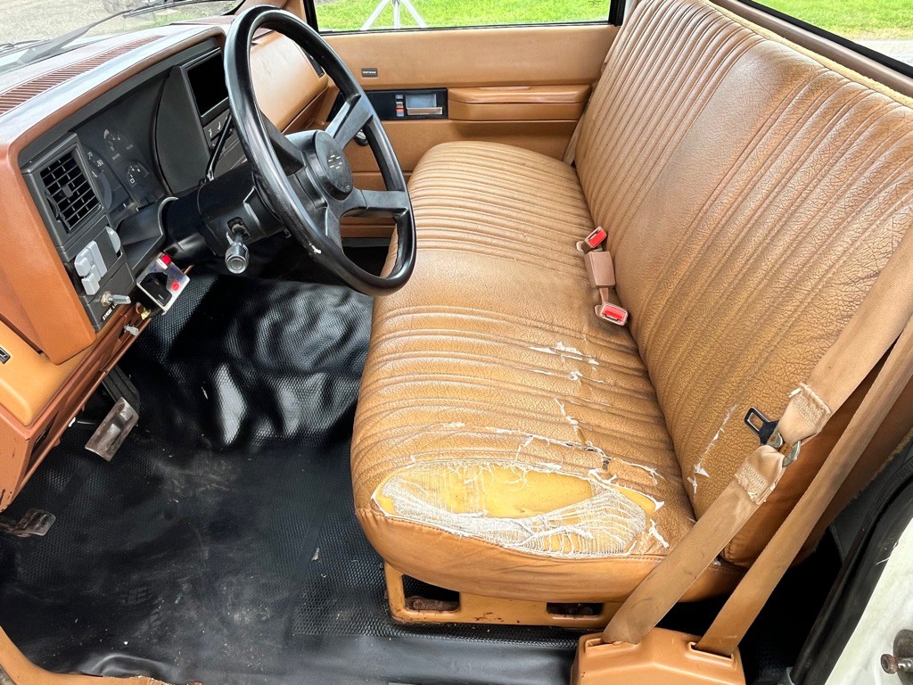 1990 Chevrolet C/K 3500 Image 12