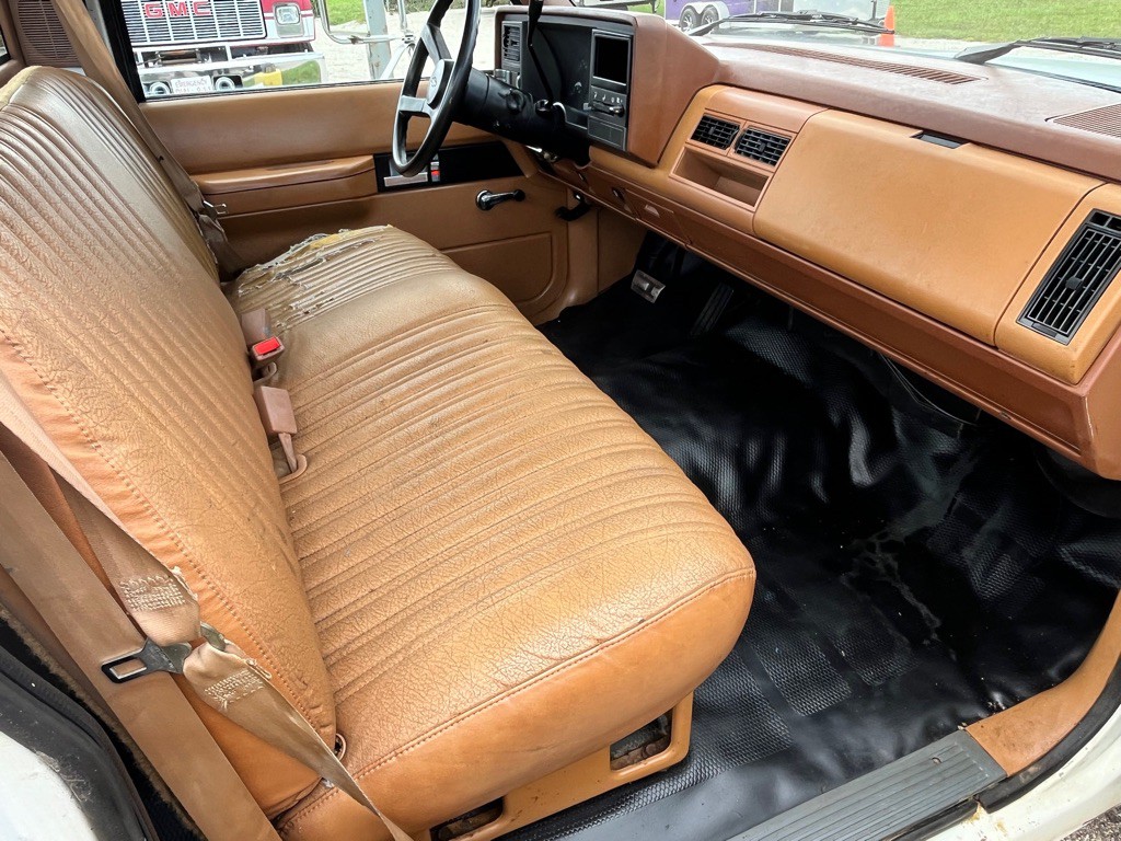 1990 Chevrolet C/K 3500 Image 13