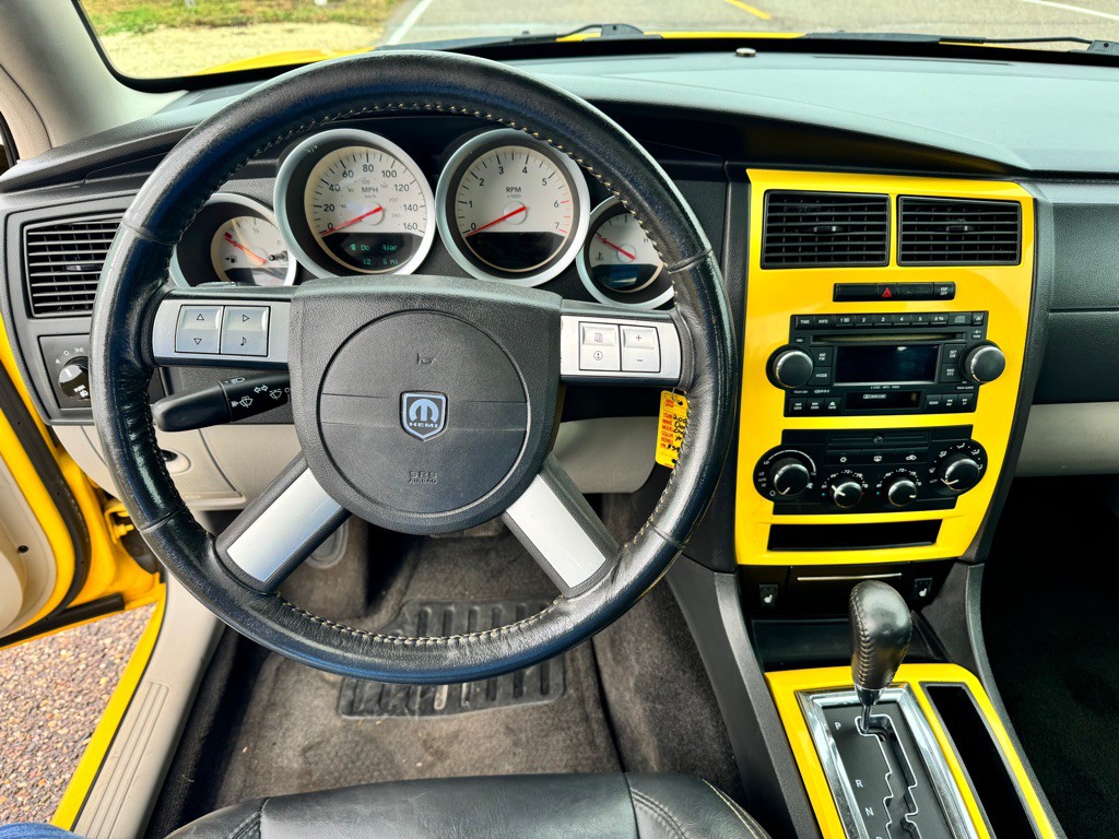 2006 Dodge Charger Image 10
