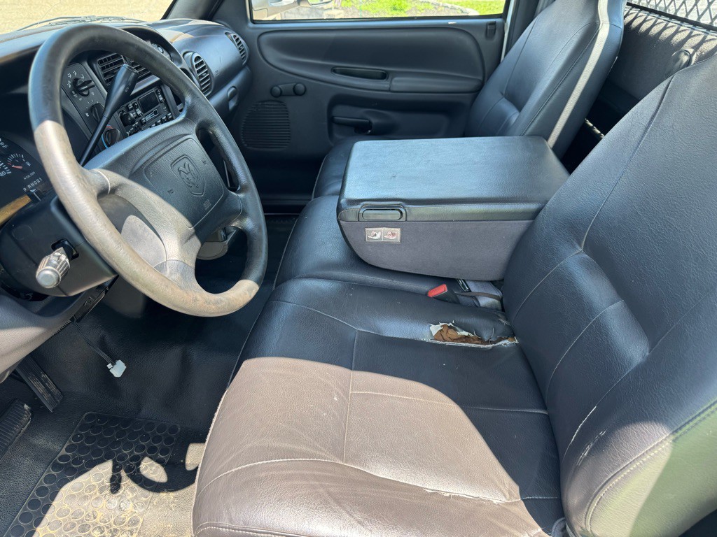 2002 Dodge Ram 3500 Image 9