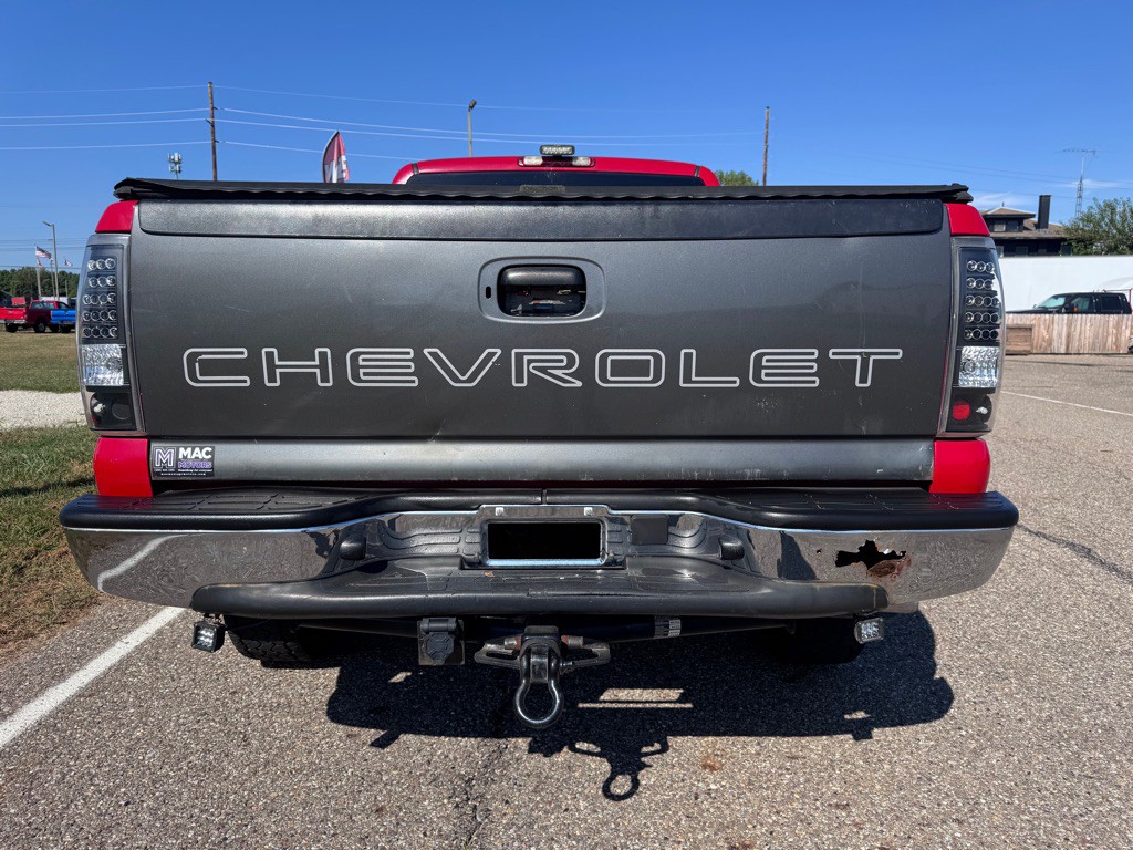2004 Chevrolet Silverado 1500 Image 14