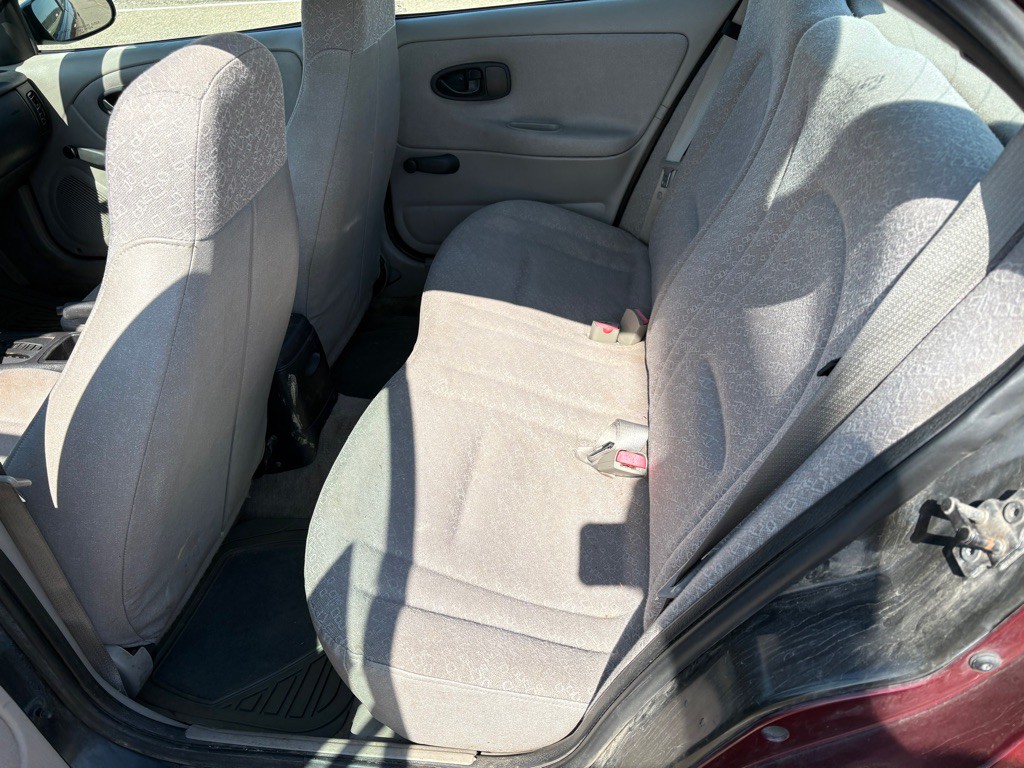 2001 Saturn SL1 Image 13