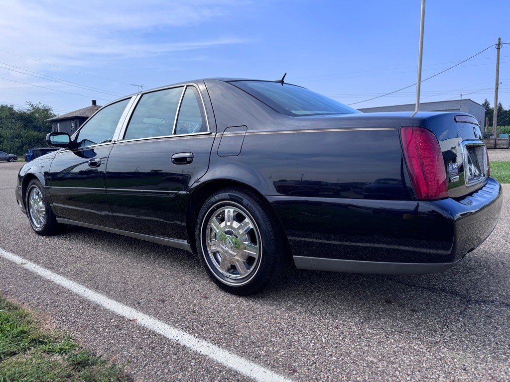 2005 Cadillac DeVille Image 7