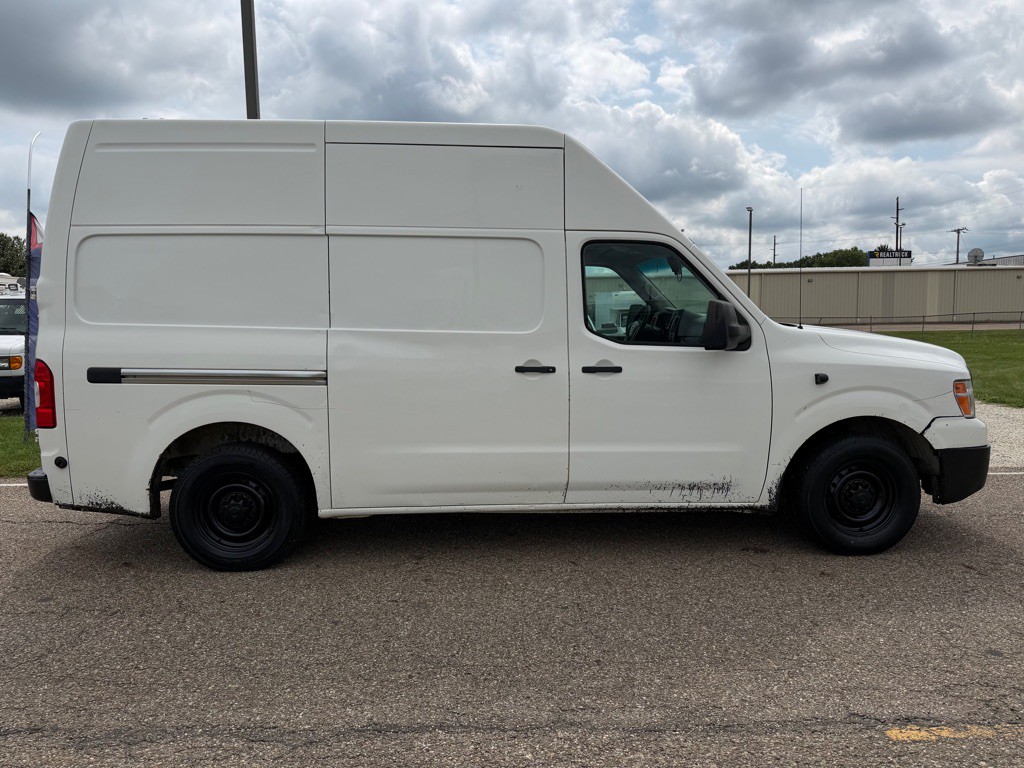 2019 Nissan NV Image 17