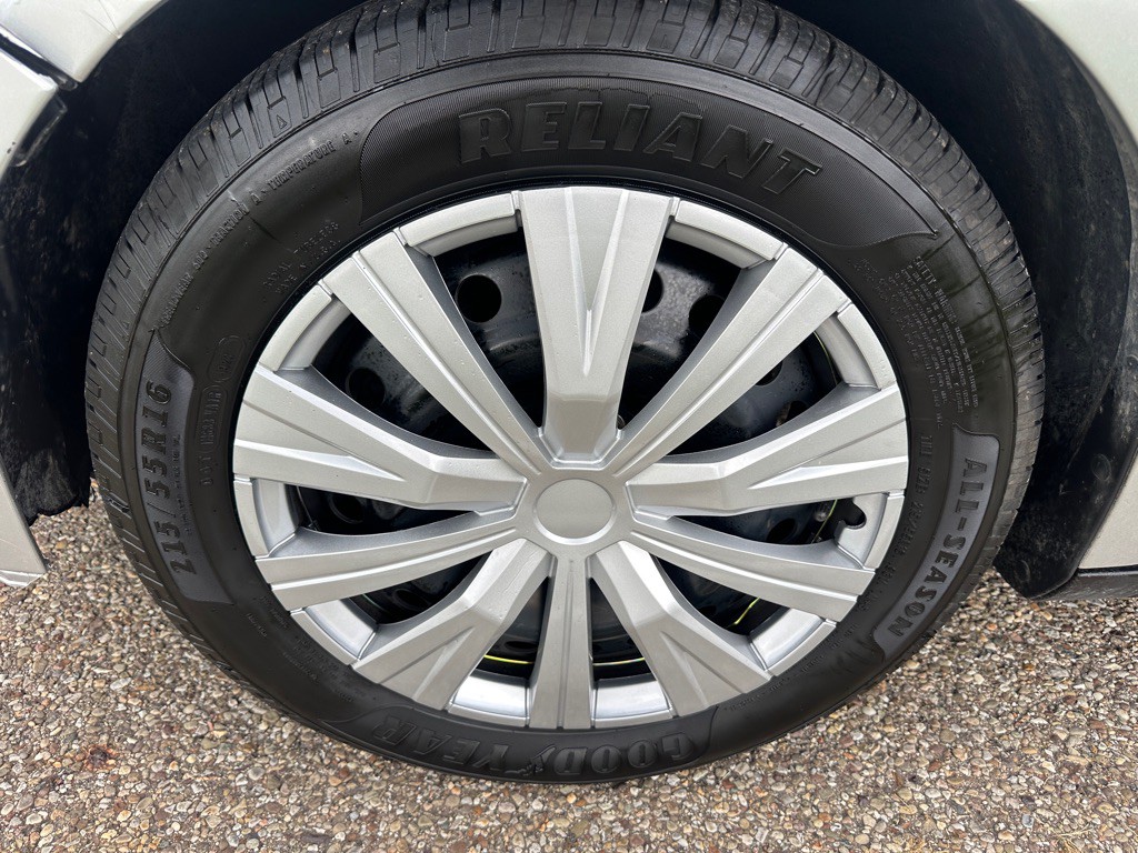 2012 Ford Focus Image 17