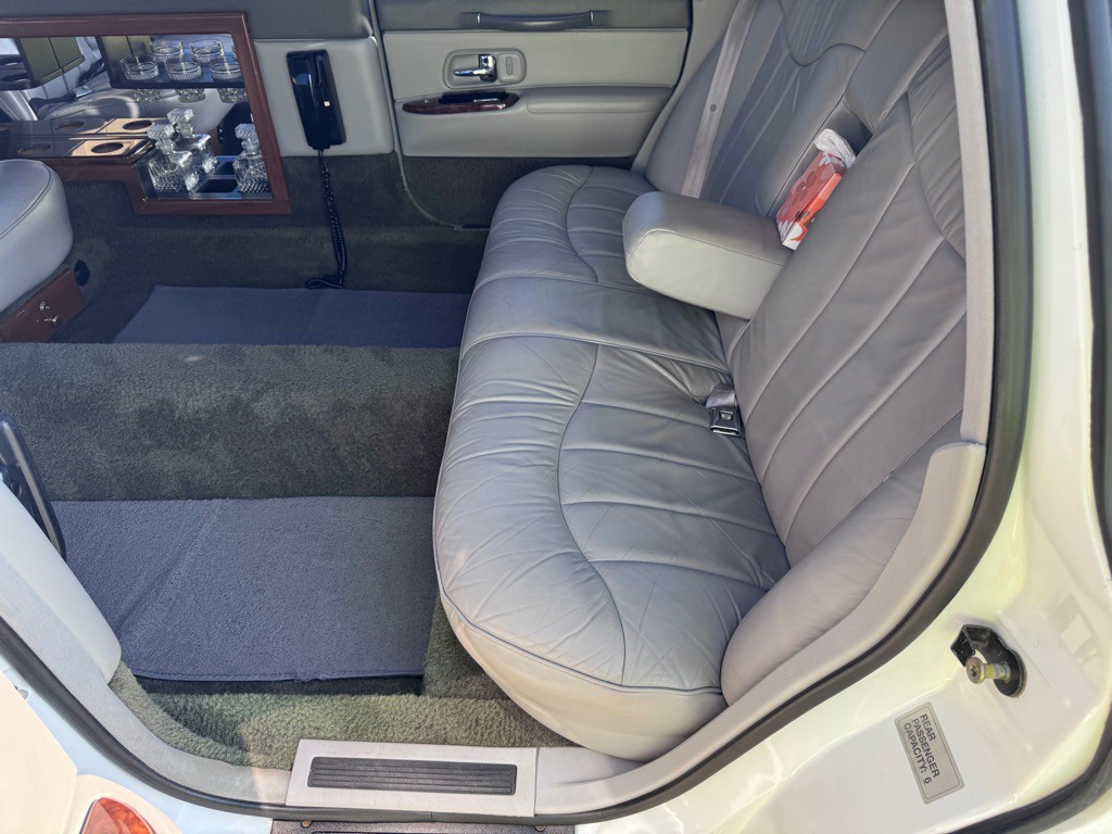 1996 Lincoln Town Car Image 12
