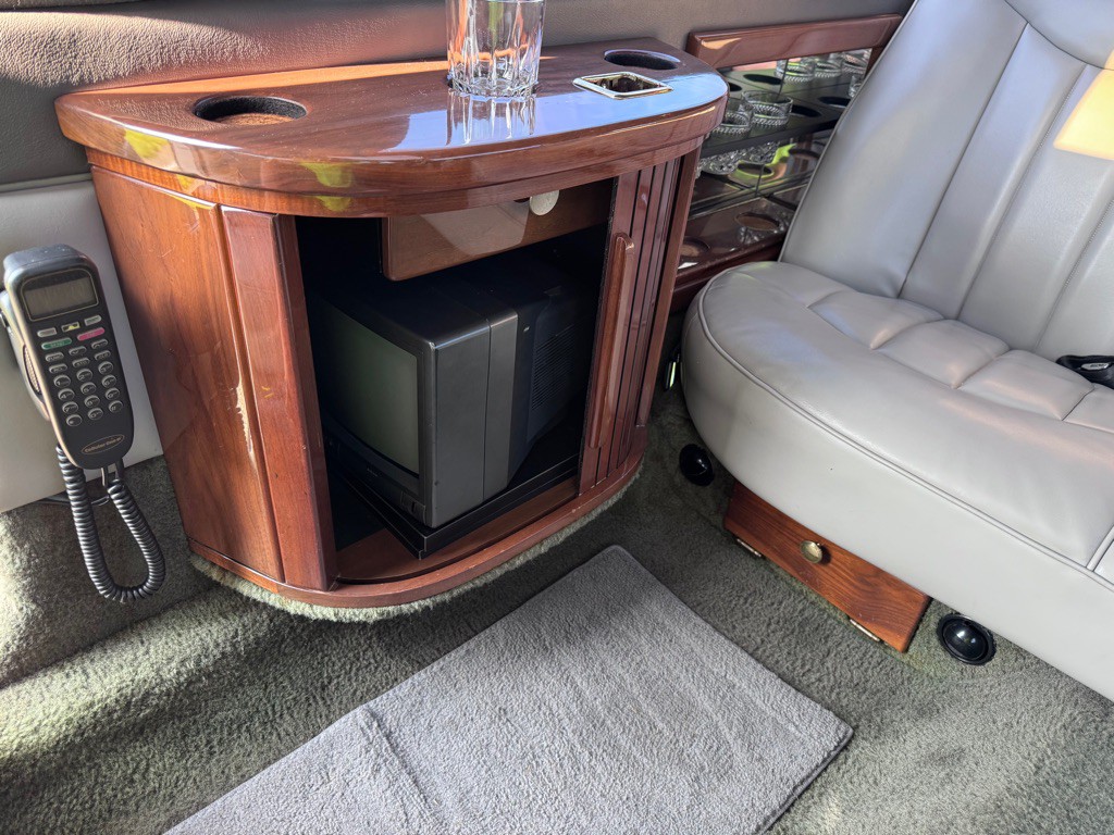 1996 Lincoln Town Car Image 15