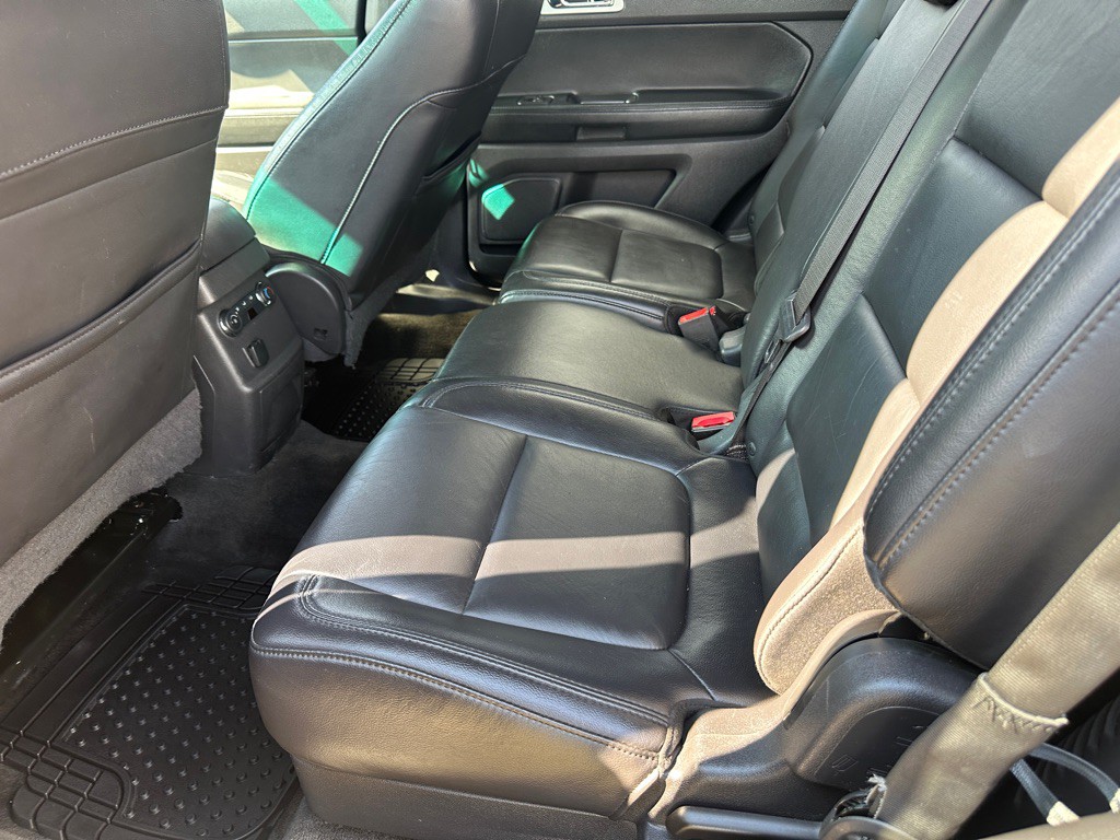 2015 Ford Explorer Image 14
