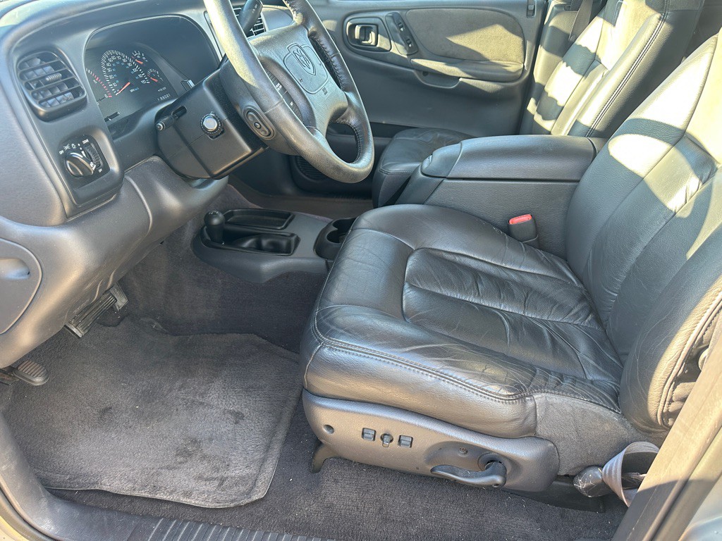 1999 Dodge Durango Image 9