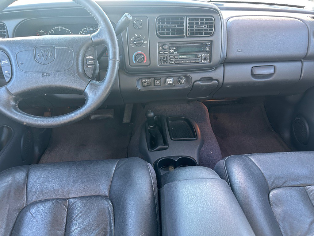 1999 Dodge Durango Image 10