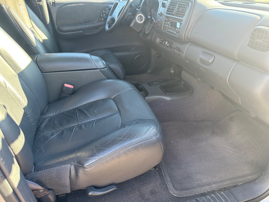 1999 Dodge Durango Image 11