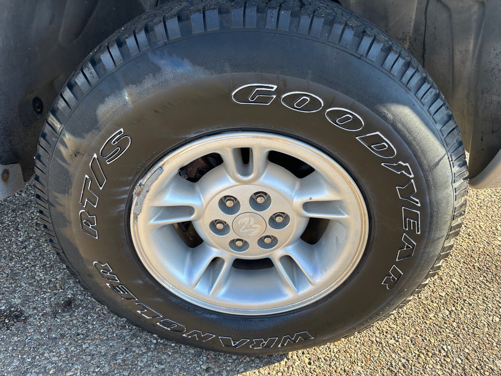 1999 Dodge Durango Image 17