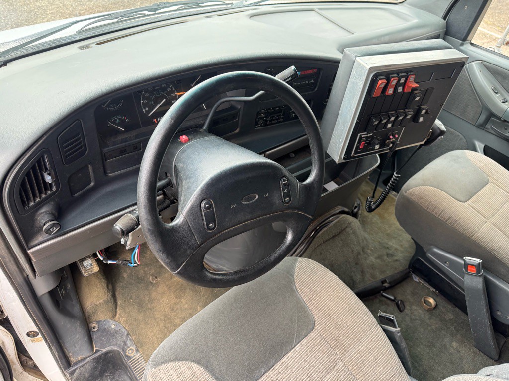1992 Ford Econoline Image 10