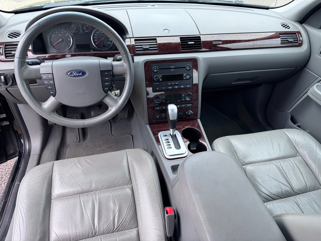 2006 Ford Five Hundred Image 10