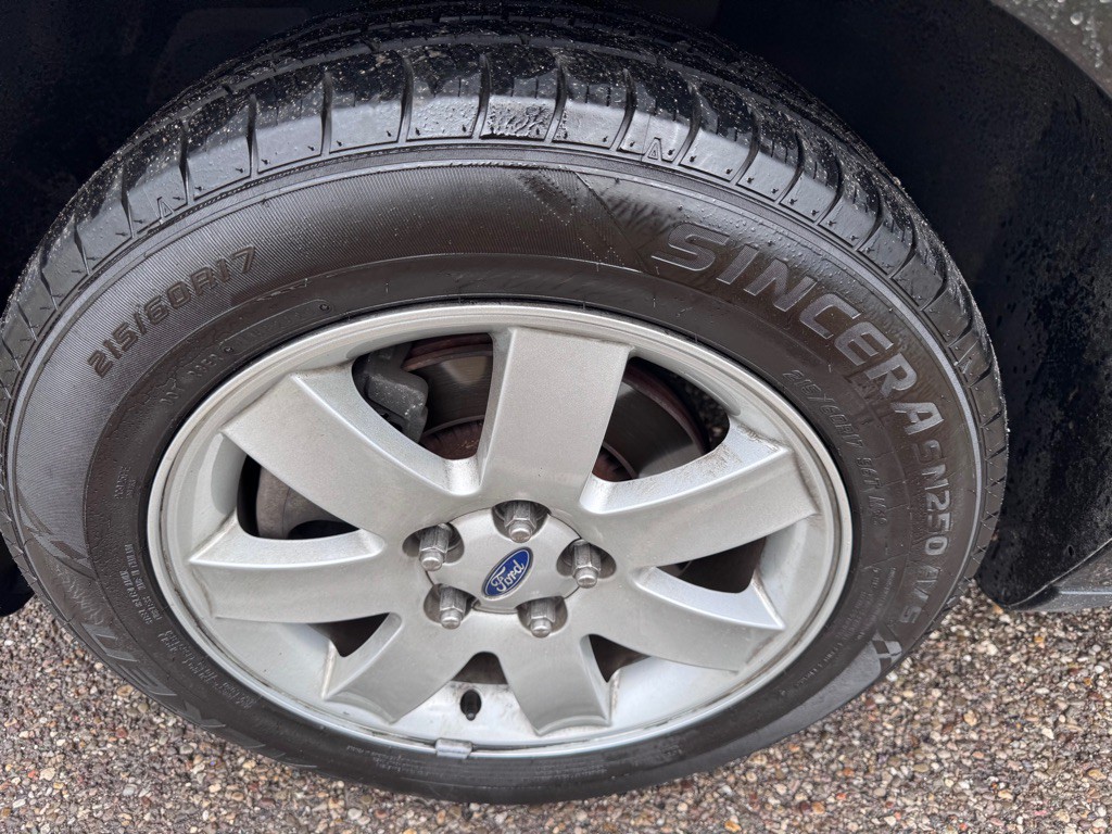 2006 Ford Five Hundred Image 18