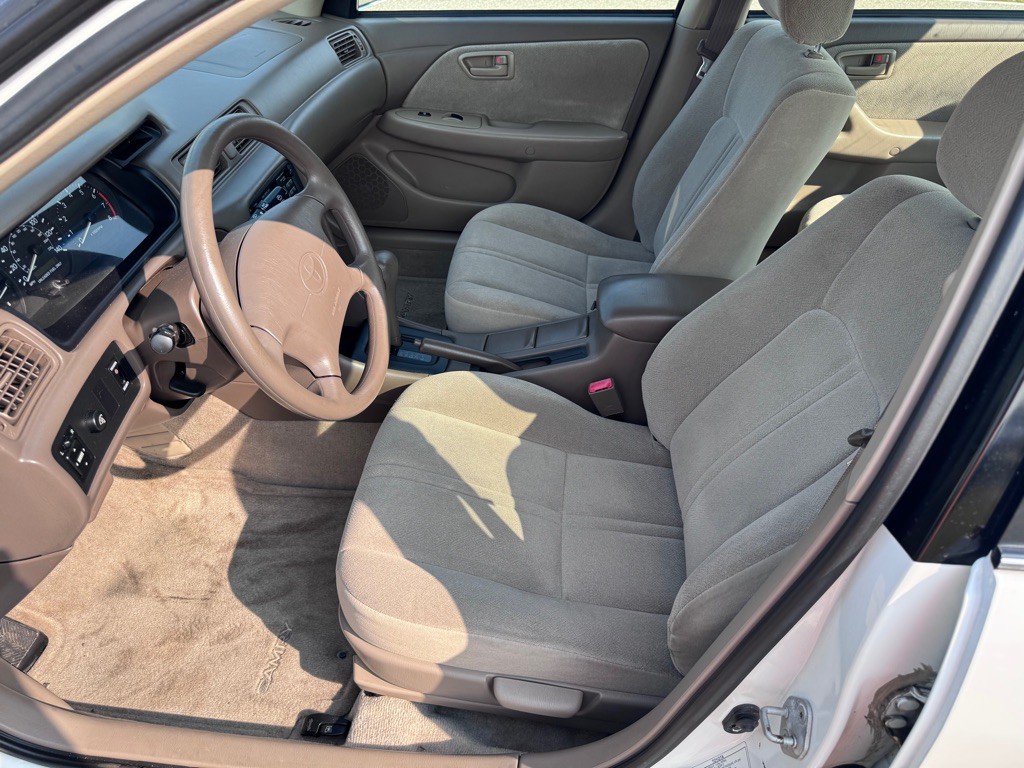 1999 Toyota Camry Image 9