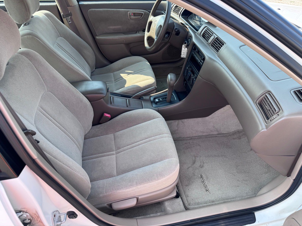 1999 Toyota Camry Image 11