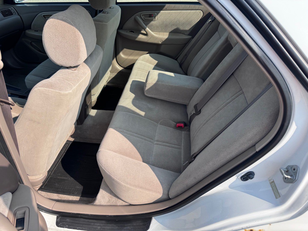 1999 Toyota Camry Image 12