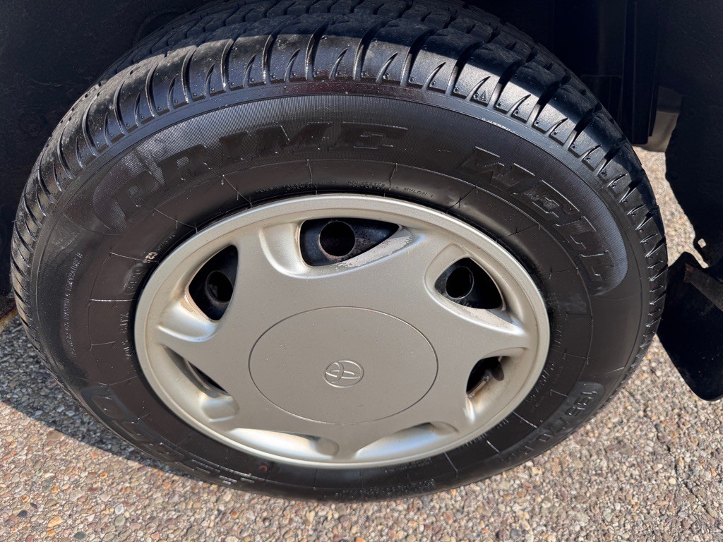 1999 Toyota Camry Image 17