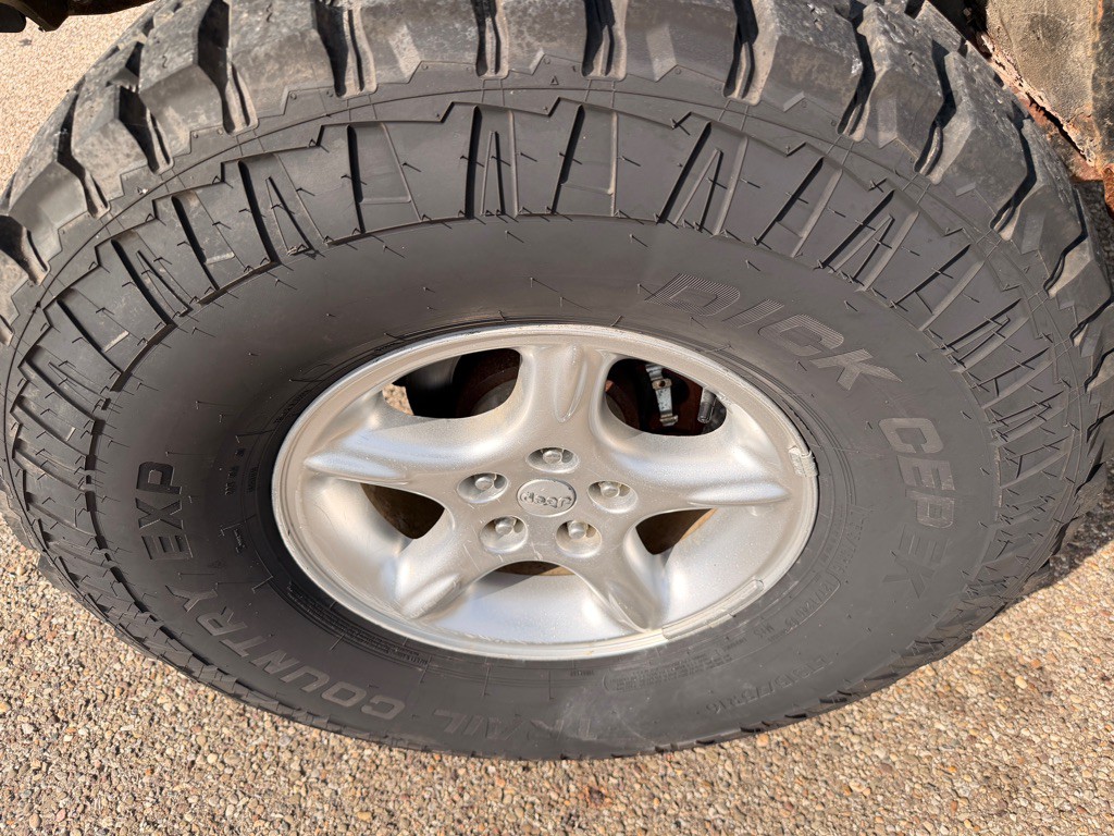 2001 Jeep Cherokee Image 16
