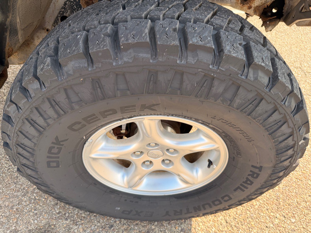 2001 Jeep Cherokee Image 17