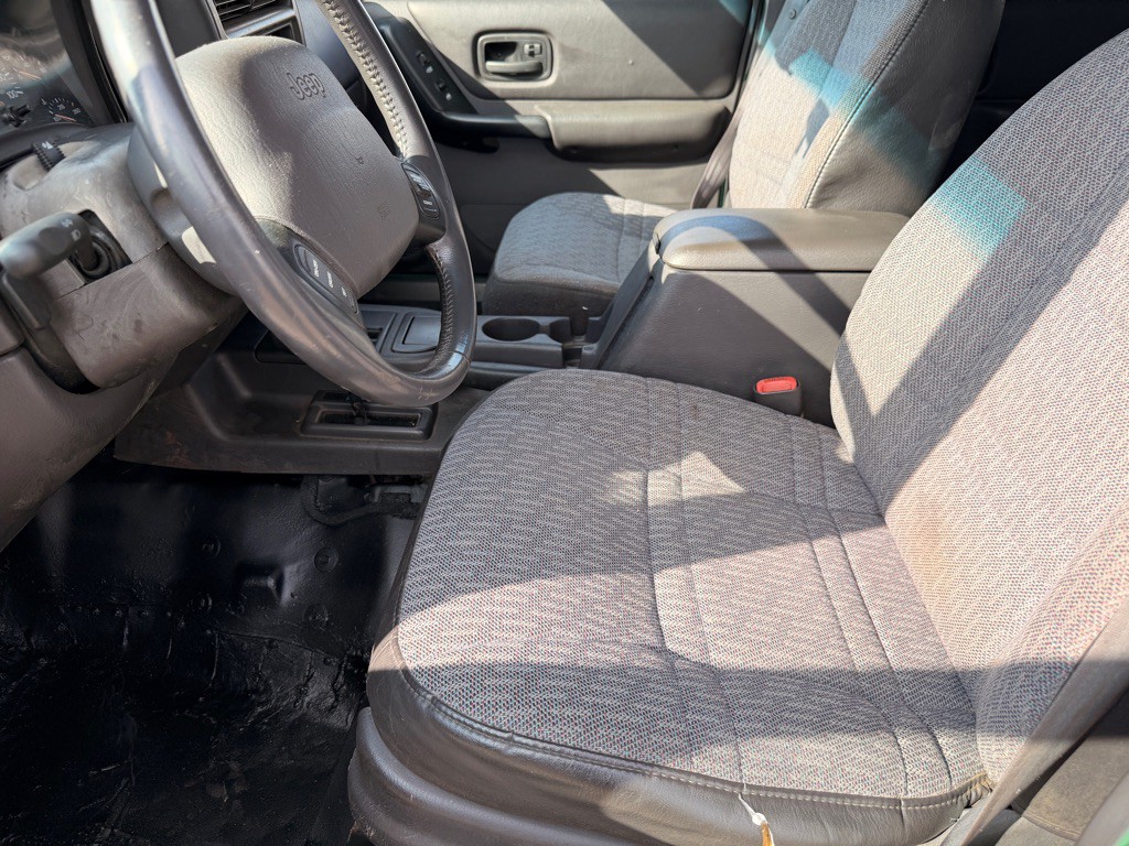 2001 Jeep Cherokee Image 10