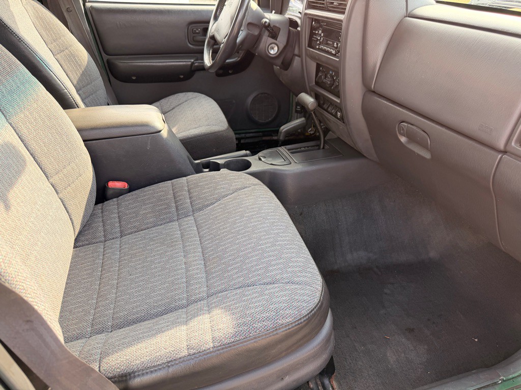 2001 Jeep Cherokee Image 12