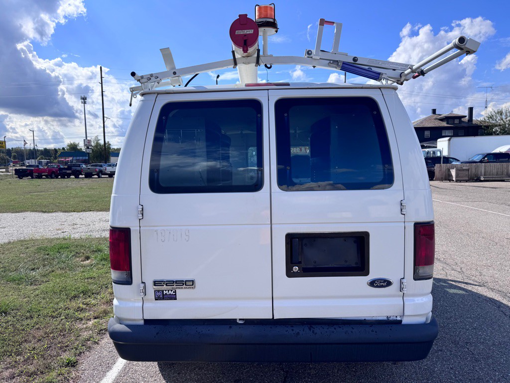 2007 Ford Econoline Image 14
