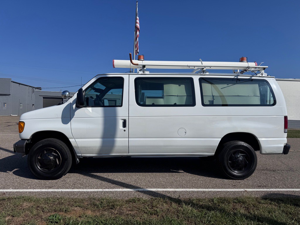 2007 Ford Econoline Image 8