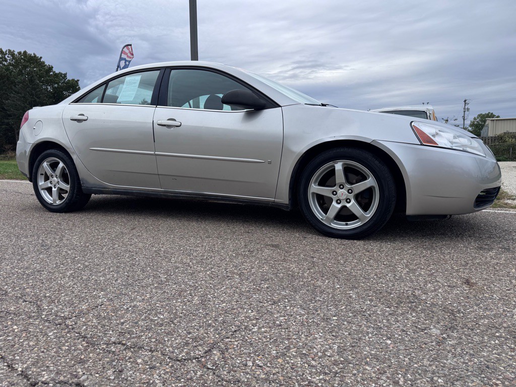 2007 Pontiac G6 Image 1