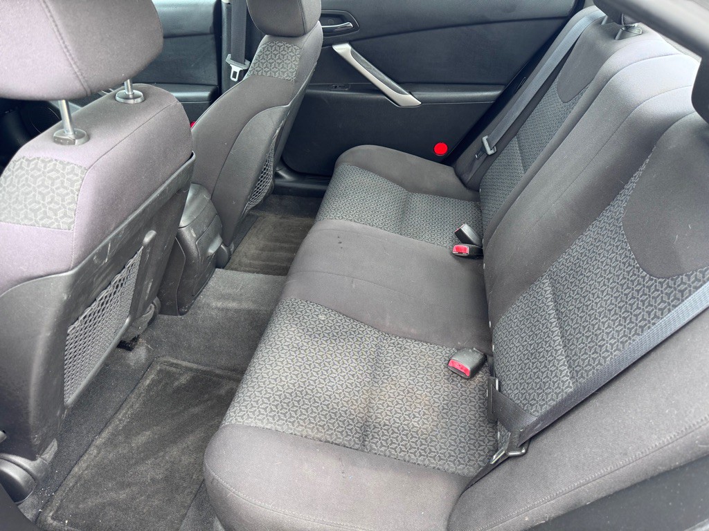 2007 Pontiac G6 Image 12