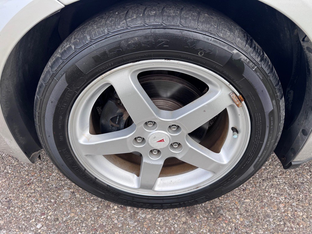 2007 Pontiac G6 Image 16
