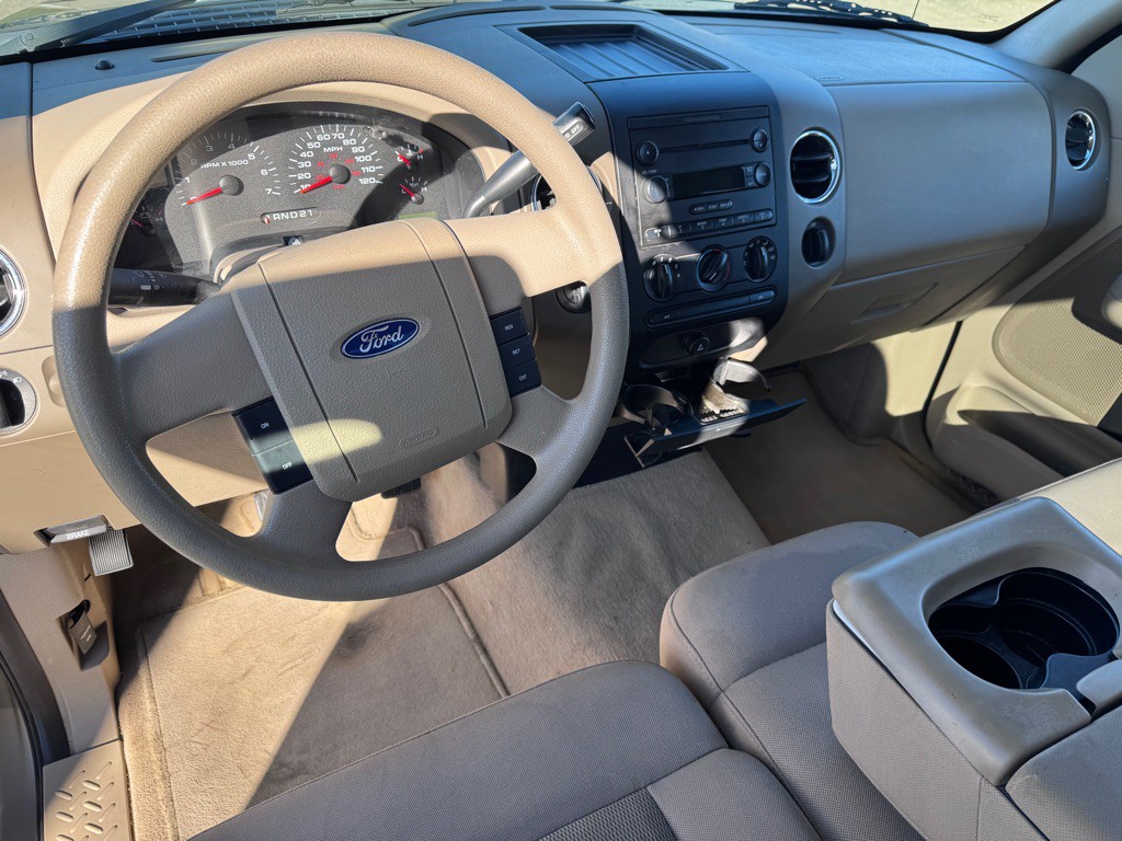 2004 Ford F-150 Image 10