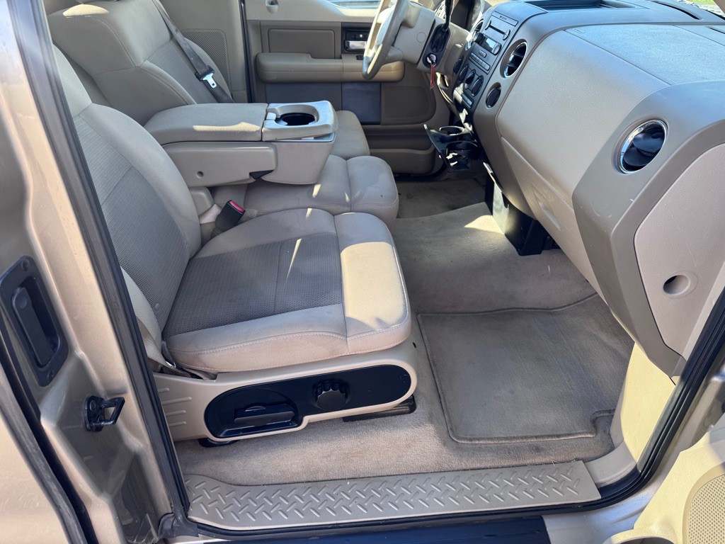 2004 Ford F-150 Image 11