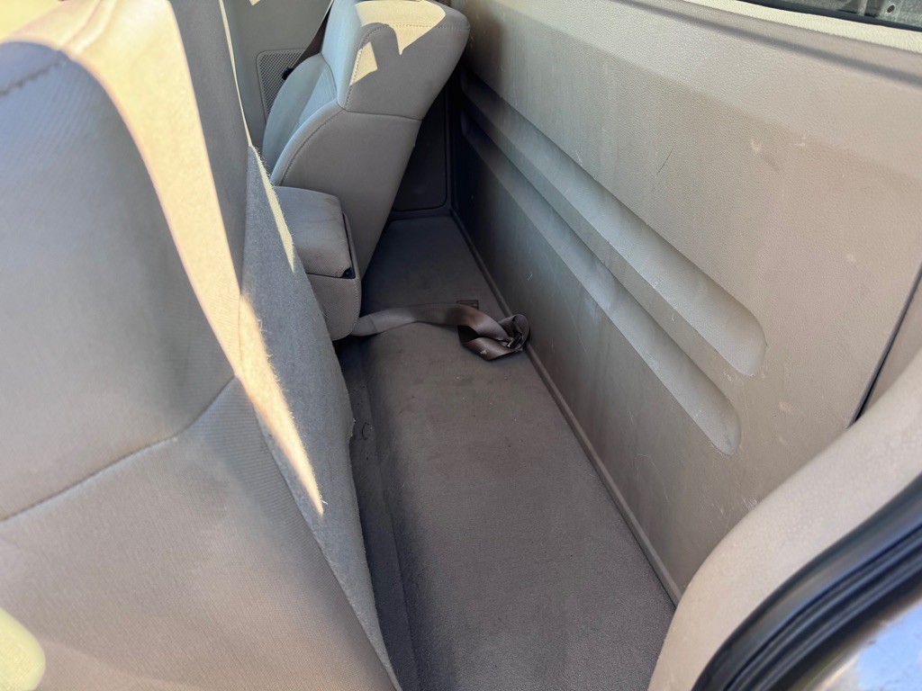 2004 Ford F-150 Image 12