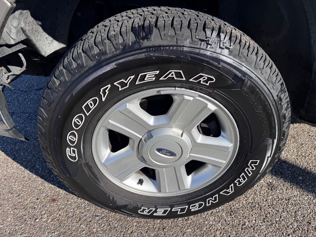 2004 Ford F-150 Image 18