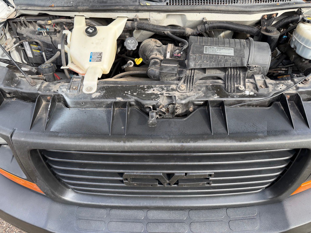 2010 GMC Savana Image 5