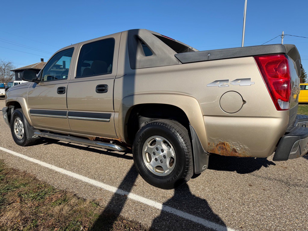 2005 Chevrolet Avalanche Image 7