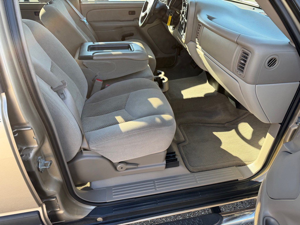 2005 Chevrolet Avalanche Image 11