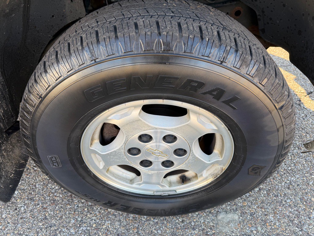 2005 Chevrolet Avalanche Image 15