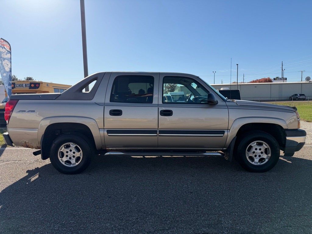 2005 Chevrolet Avalanche Image 19