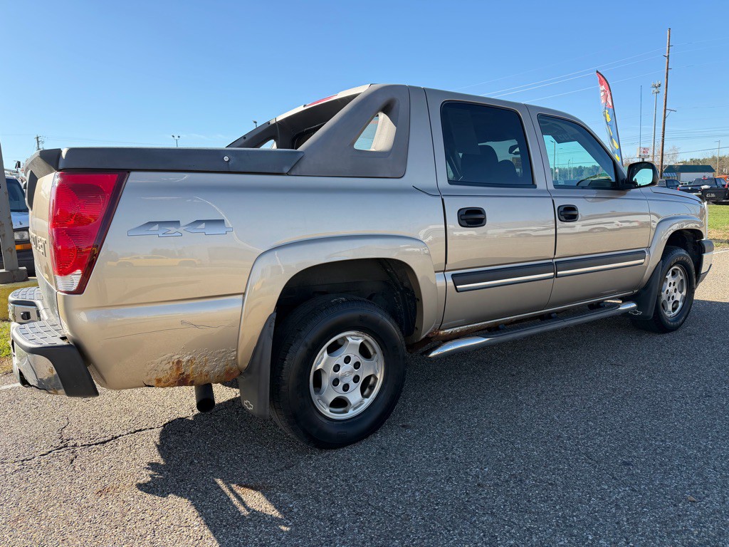 2005 Chevrolet Avalanche Image 6