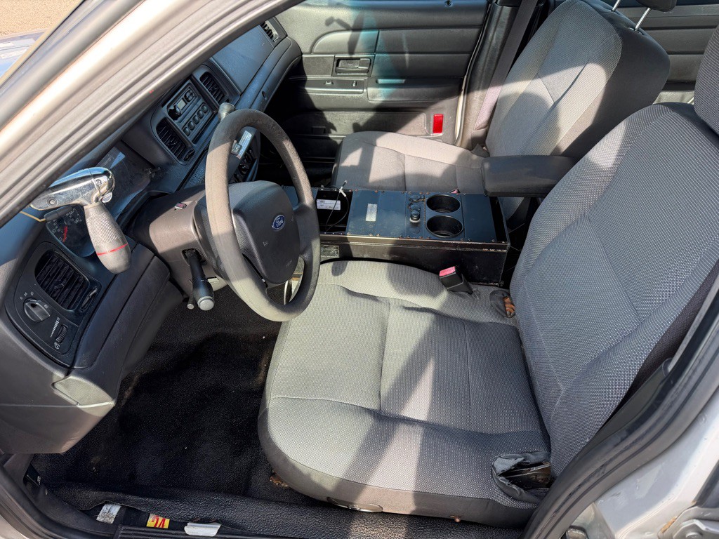 2008 Ford Crown Victoria Image 9